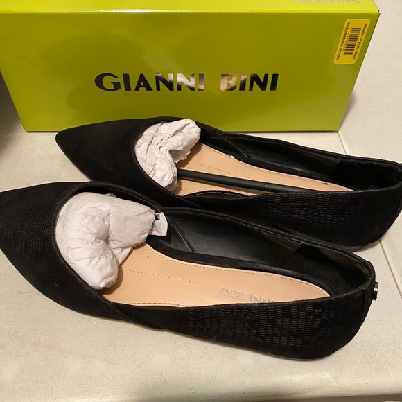 New flats - Picture 1 of 3